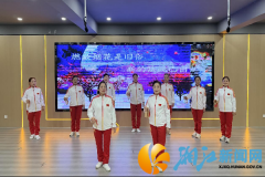 私塾坡社区：不雅众成“平易近星” 党群浓情共